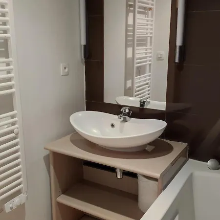 Apartment Duplex 3 Pieces Avec Terrasse Et Acces Piscine A - Chateau Des Magnans - Fr-1-165b-11 *