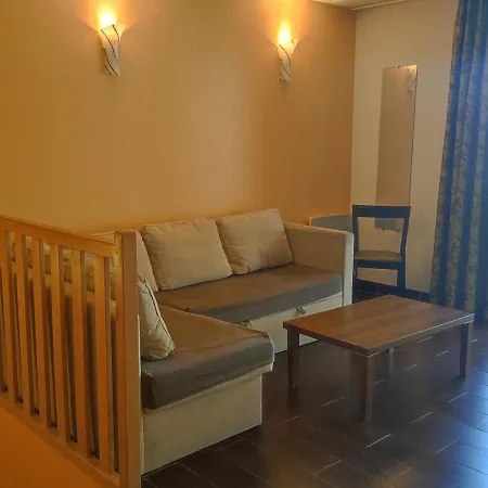 Duplex 3 Pieces Avec Terrasse Et Acces Piscine A - Chateau Des Magnans - Fr-1-165b-11